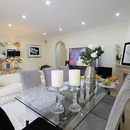 Sunny, The House - Al Hostel