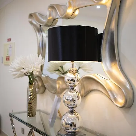 Sunny, The House - Al Faro