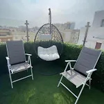 Sunny, The House - Al * פארו
