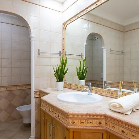 Sunny, The House - Al * 파로